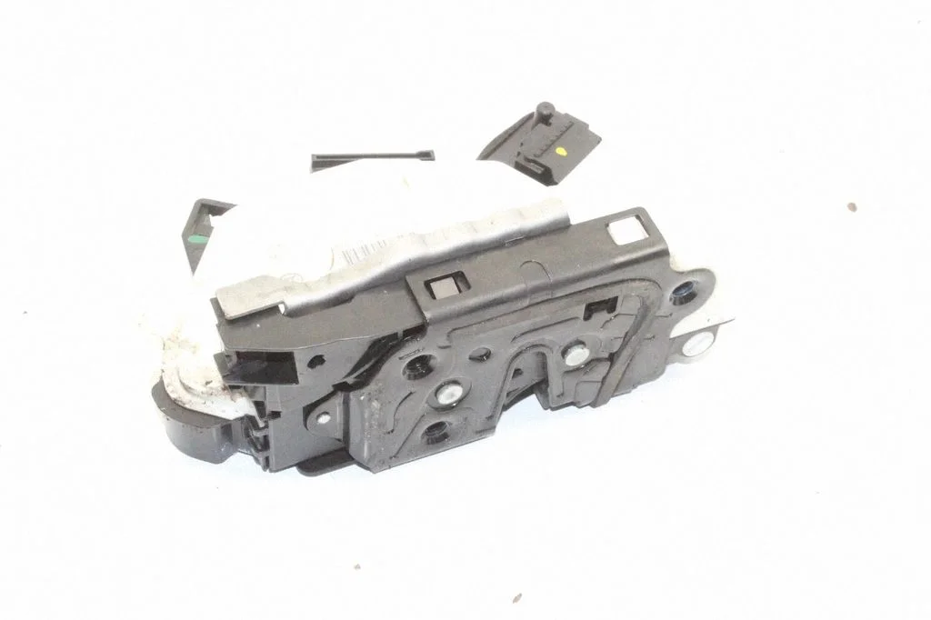 Coupe door lock (next to the handle) – Skoda Octavia Mk3 (5E) (2013-2019)
