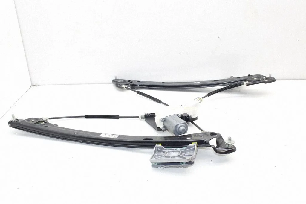 Front door electric window regulator 3G8837461B