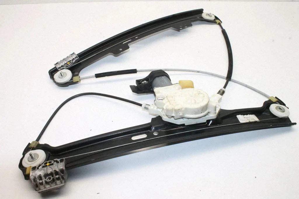 Front door window regulator with motor – BMW 5 Series E60 E61 (2004-2010)