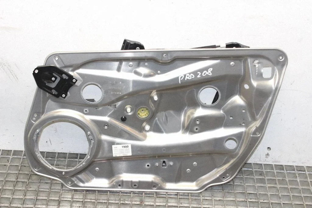 Front door window regulator with motor – Mercedes-Benz C-Class AMG W204 (2007-2014)