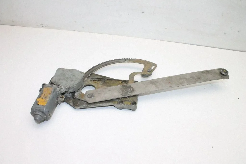 Front door window regulator with motor – Porsche 928 (1977-1995)