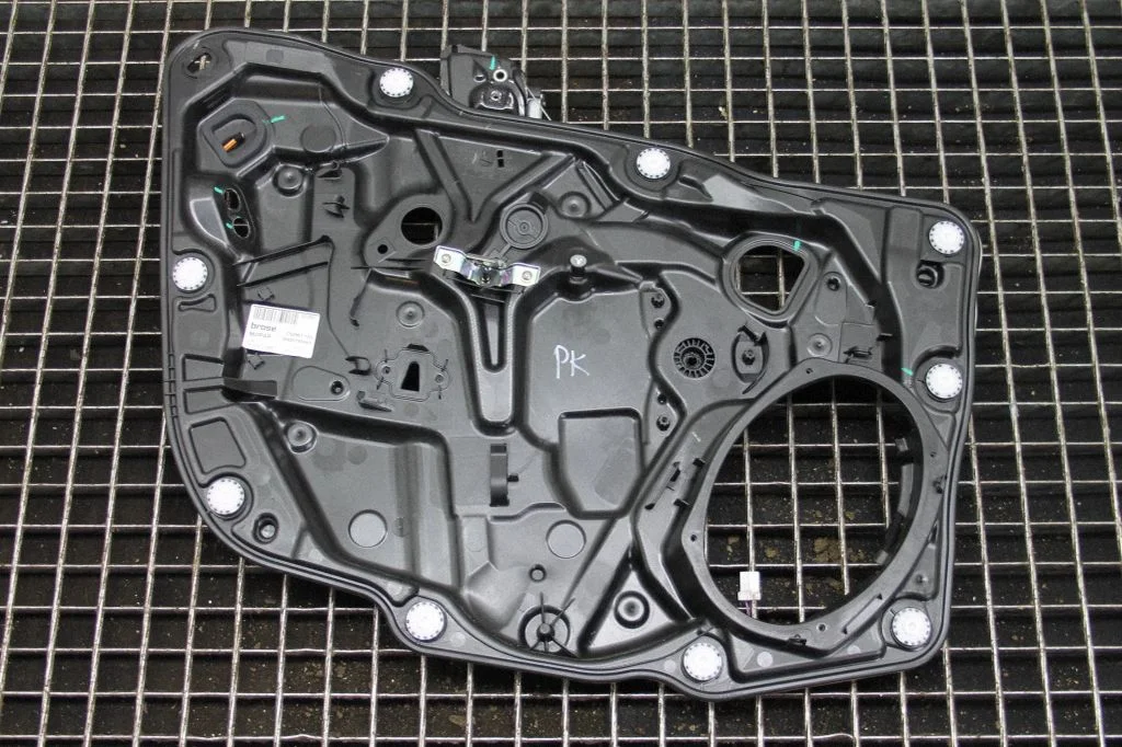 Esiukse elektriline aknatõstuk (ilma mootorita) – Jeep Renegade (2014-)