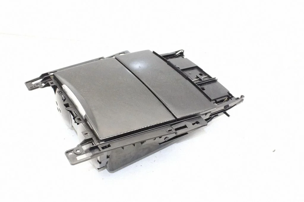 Glove box – Mercedes-Benz E-Class W212 (2009-2016)