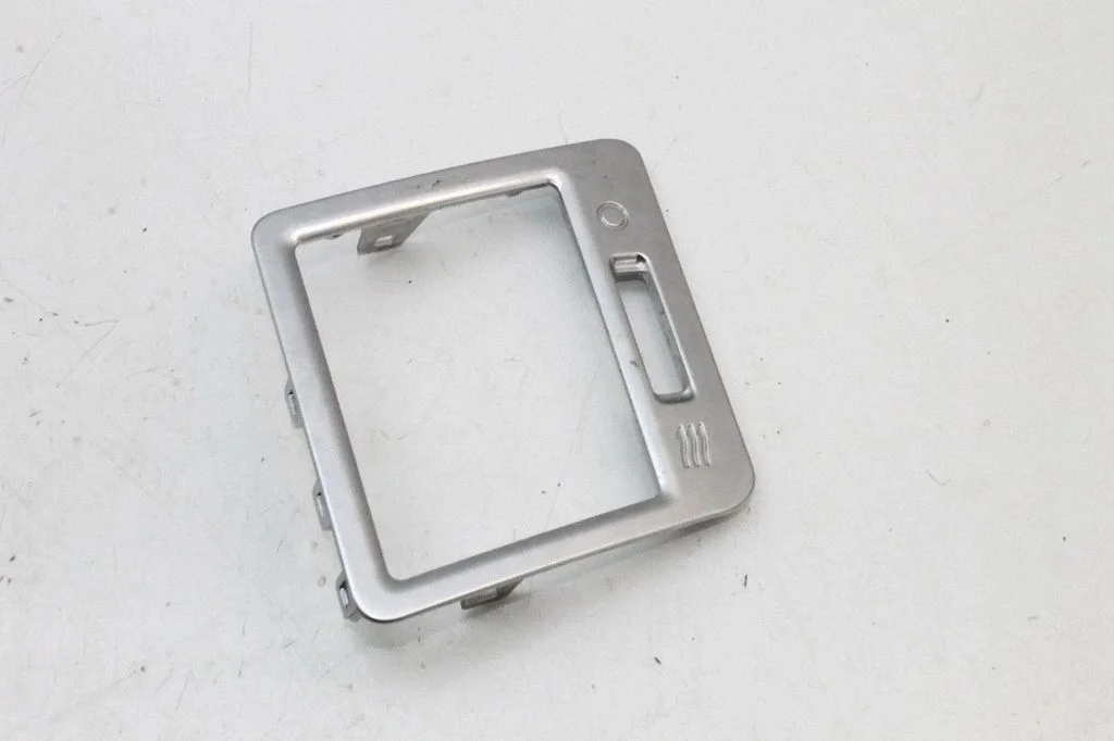 Dashboard glove box trim – Land Rover Range Rover Sport L320 (2005-2013)