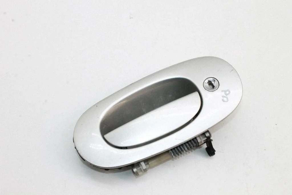 Front door exterior handle – front right