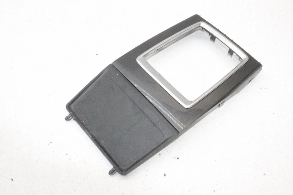 Käigukangi ümbrise viimistlus (plastik) – Mazda CX-5 (2012-2017)