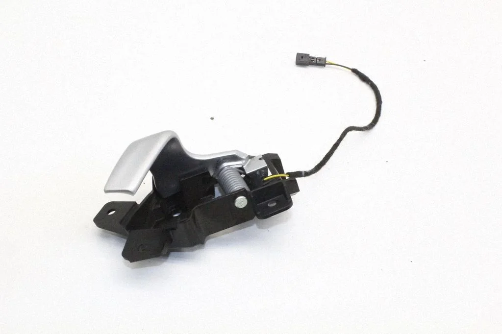 Rear door interior handle – Tesla Model S (2012-)