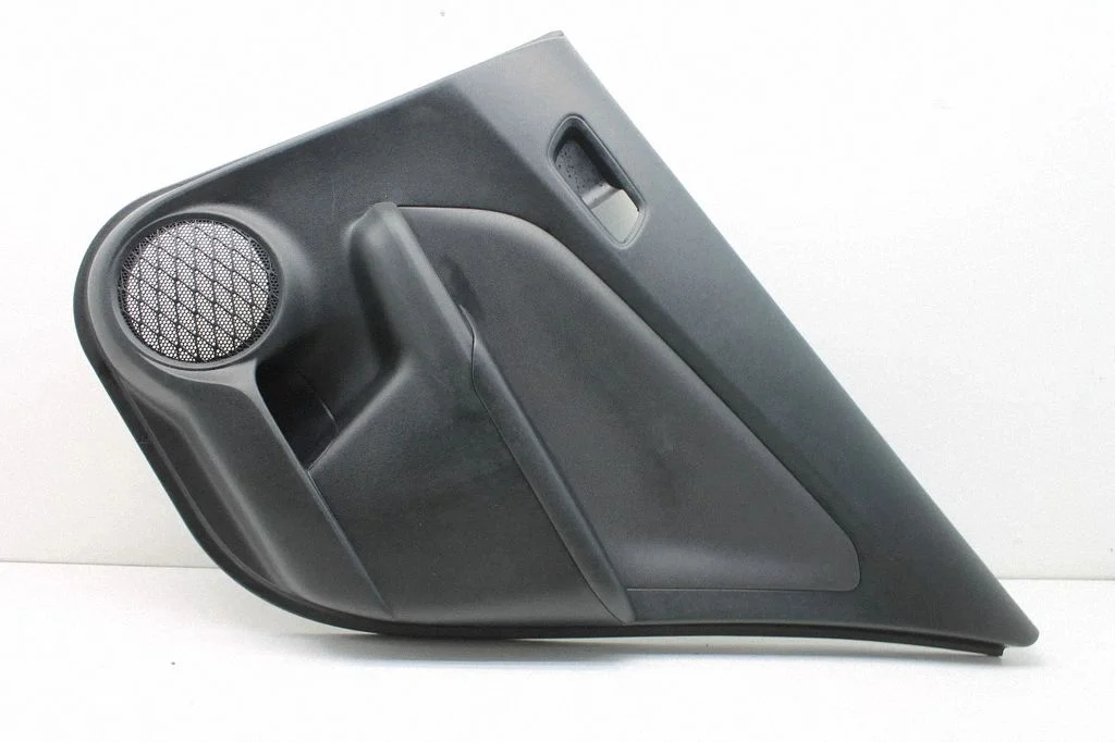 Aizmugurējo durvju apšuvums – Toyota Prius (XW50) (2015-2023)