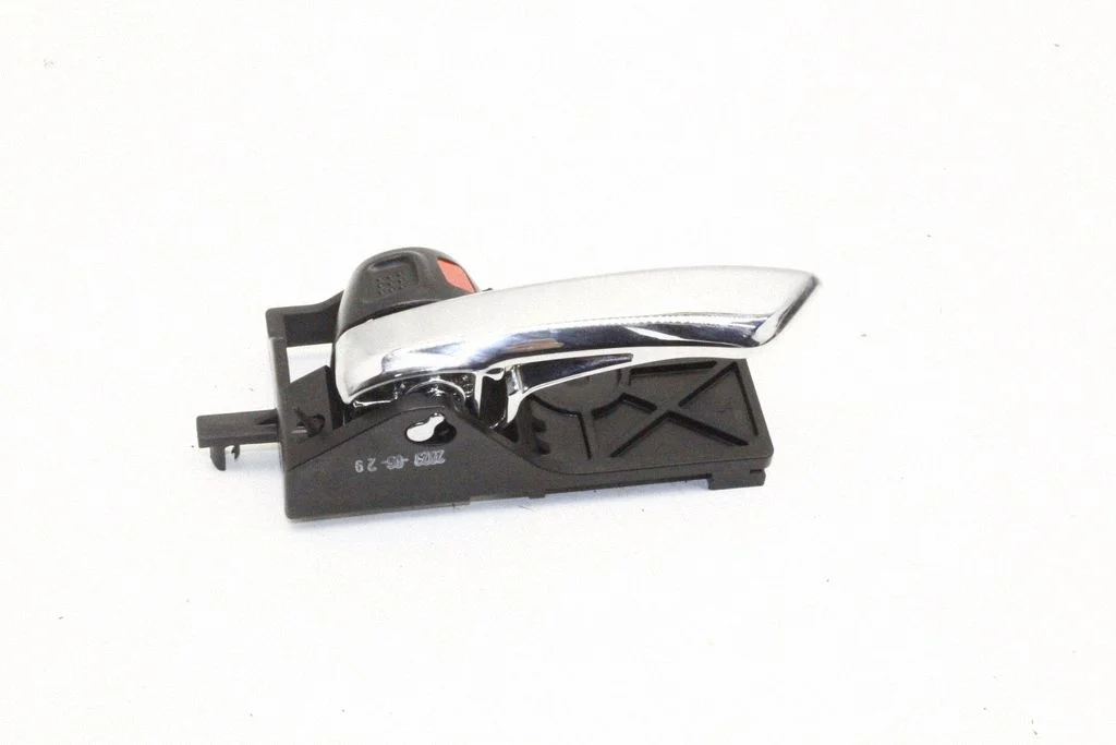 Rear door interior handle – Suzuki SX4 S-Cross (2021-)