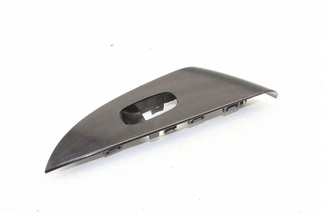 Rear door card panel trim – Nissan Leaf I (ZE0) (2010-2017)