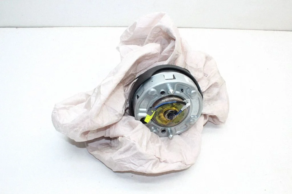 Steering wheel airbag – BMW 6 Series F06 Gran coupe (2012-2018)