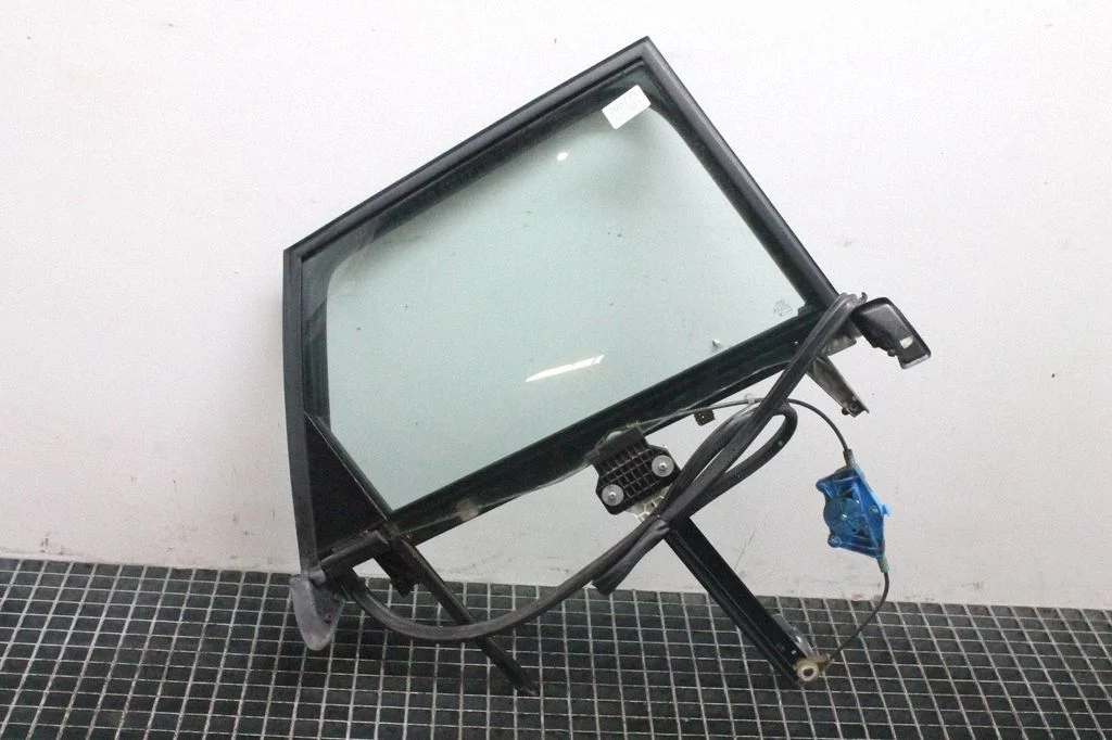 Rear window lifting mechanism without motor – Audi A4 S4 B7 8E 8H (2005-2008)