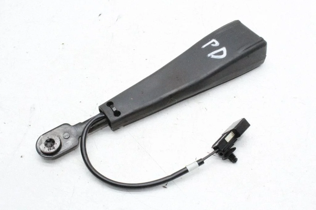 Eesmise turvavöö pannal – Opel Ampera (2011-)