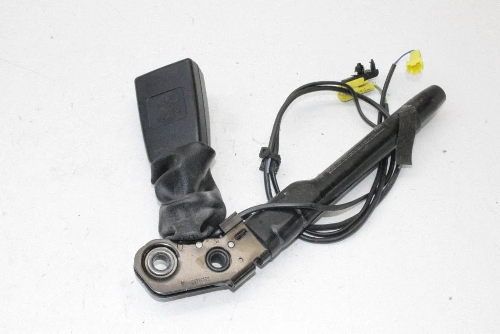 Zapięcie pasa przednie – Mercedes-Benz Klasa S W221 (2005-2013)
