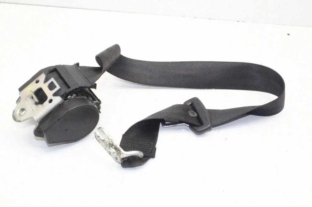 Rear seatbelt – Audi A4 Allroad B8 (2008-2016)