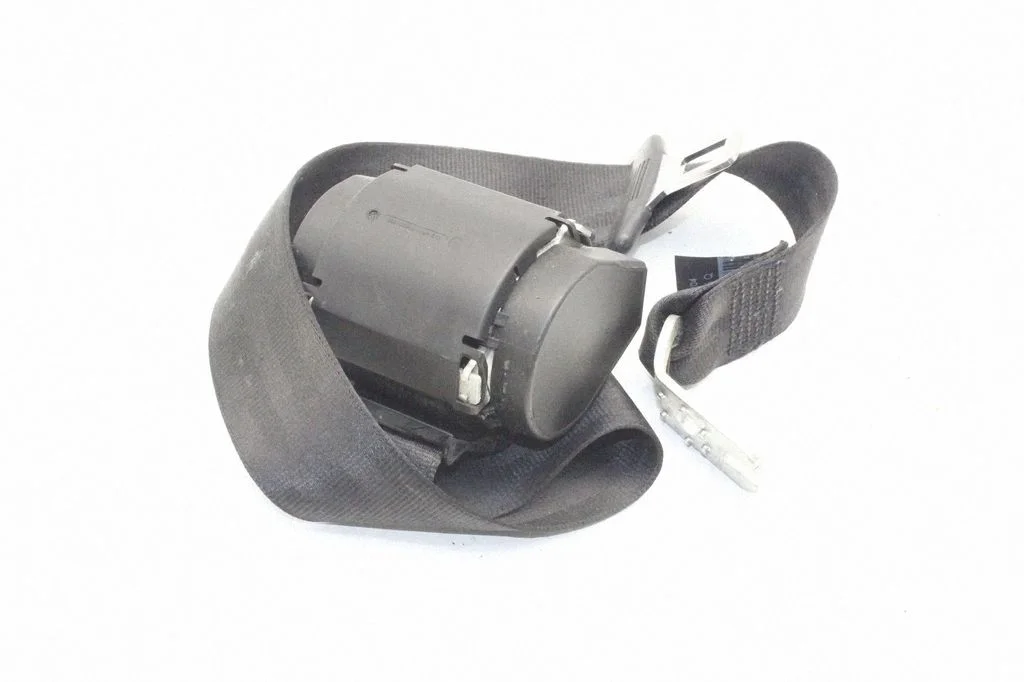 Rear seatbelt – Audi A4 Allroad B8 (2008-2016)
