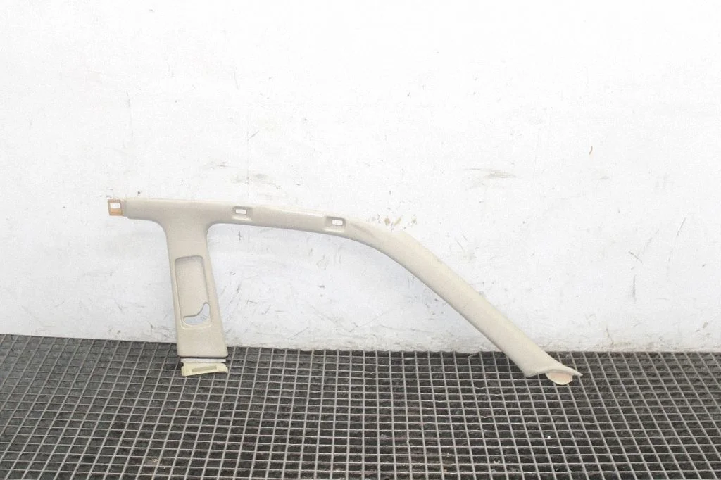 (A) pillar trim 6222050070