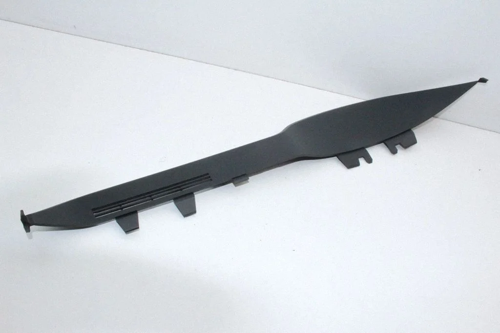 Dashboard trim – Mercedes-Benz C-Class AMG W204 (2007-2014)