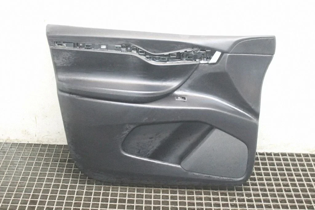Eesmiste uste sisevooder – Tesla Model X (2015-)
