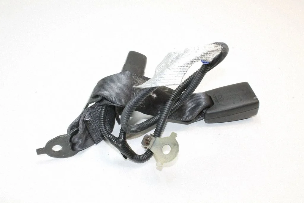 Middle seatbelt buckle (rear) – Honda Accord (2008-2016)