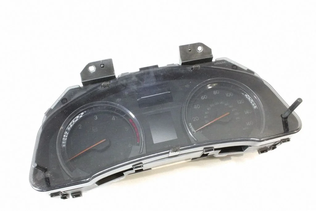 Spidometrs (instrumentu panelis) – Toyota Avensis T270 (2009-2012)