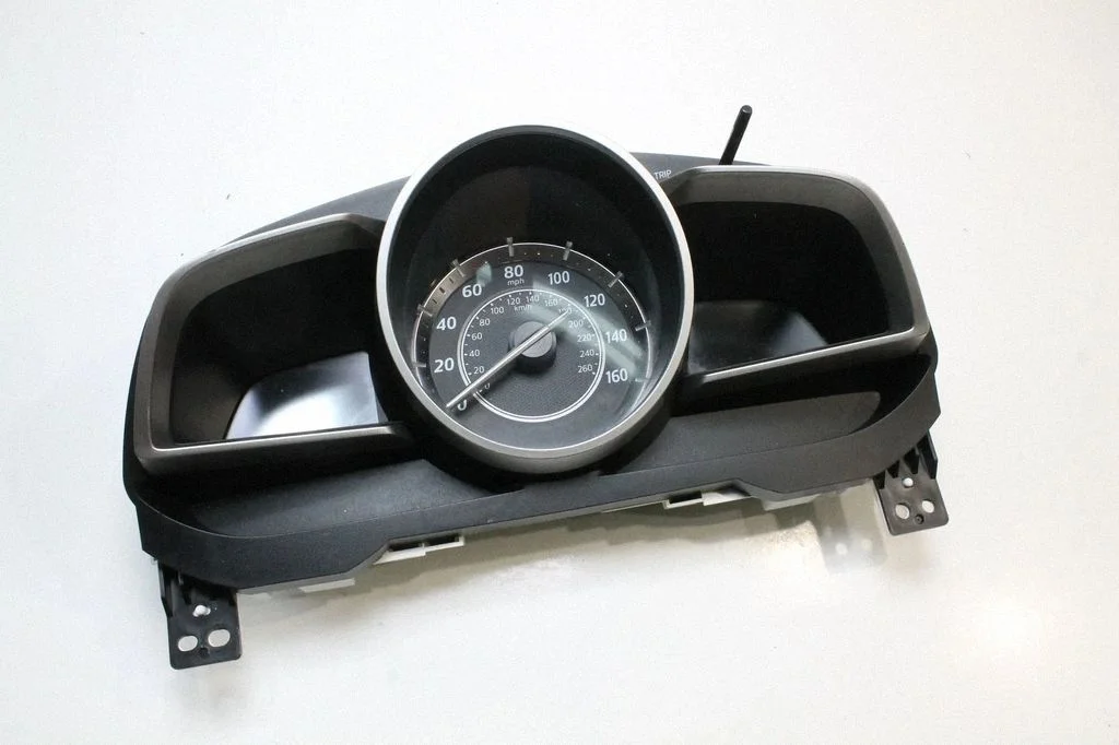 Spidomeeter (näidikuplokk) – Mazda 3 III (2014-2018)