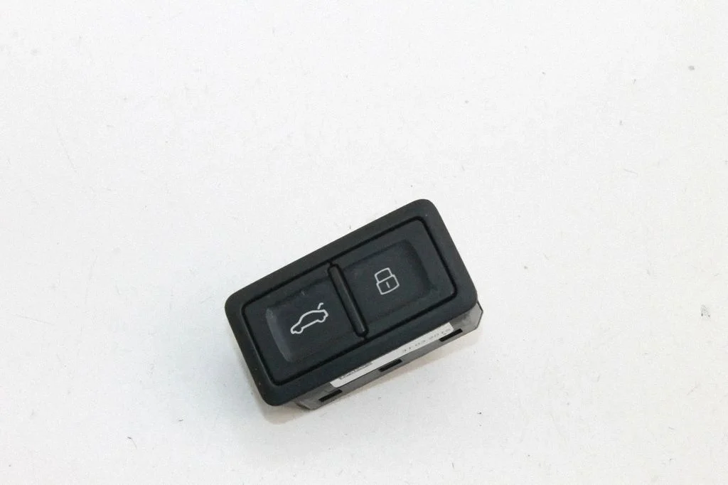Przycisk zamykania klapy bagażnika – Audi Q7 4M (2015-)