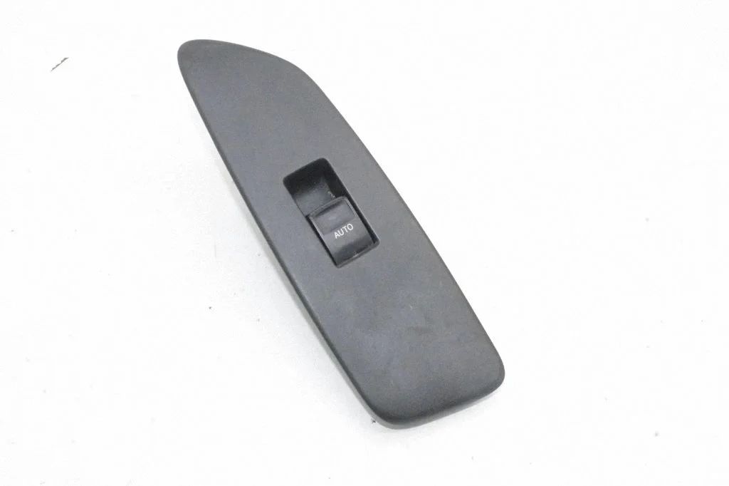 Electric window control switch – Toyota Auris 150 (2006-2012)