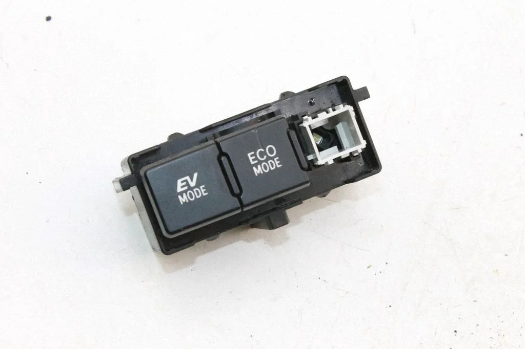 Muud lülitid / nupud / hoovad – Toyota Auris E180 (2012-2018)