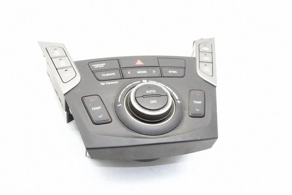 Interior fan control switch – Hyundai Grand Santa Fe NC (2014-2018)