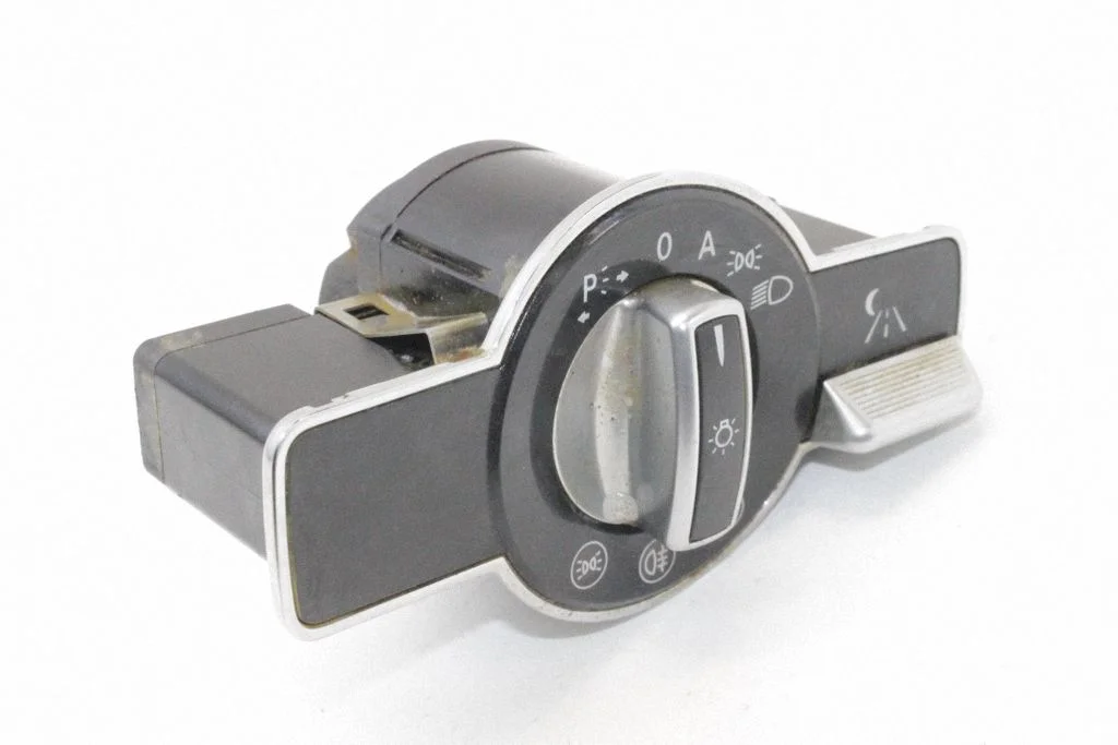 Gaismu slēdzis A2215451504