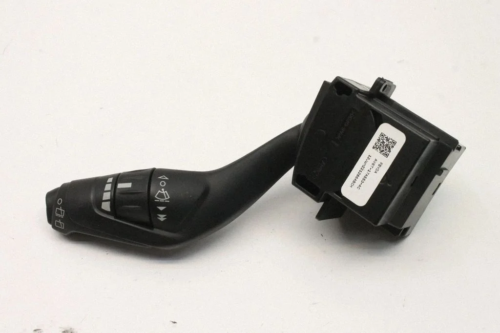 Wiper speed switch – Ford Focus (2010-2017)
