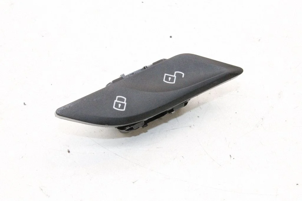 Central locking switch button – BMW 5 Series G30 G31 G38 (2016-)