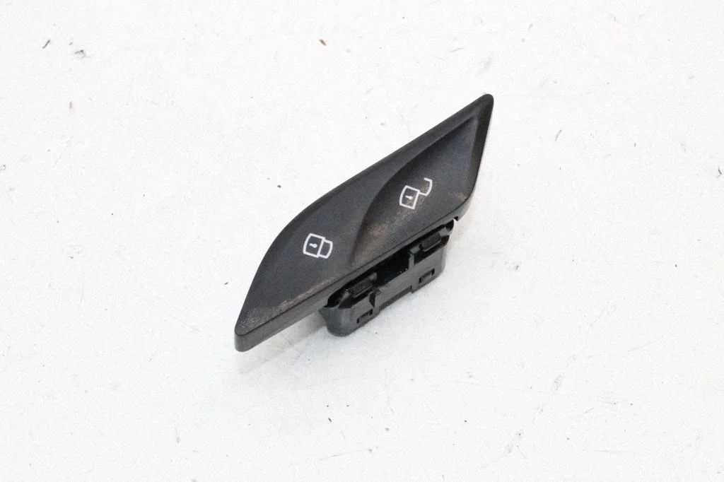 Central locking switch button – BMW 5 Series G30 G31 G38 (2016-)