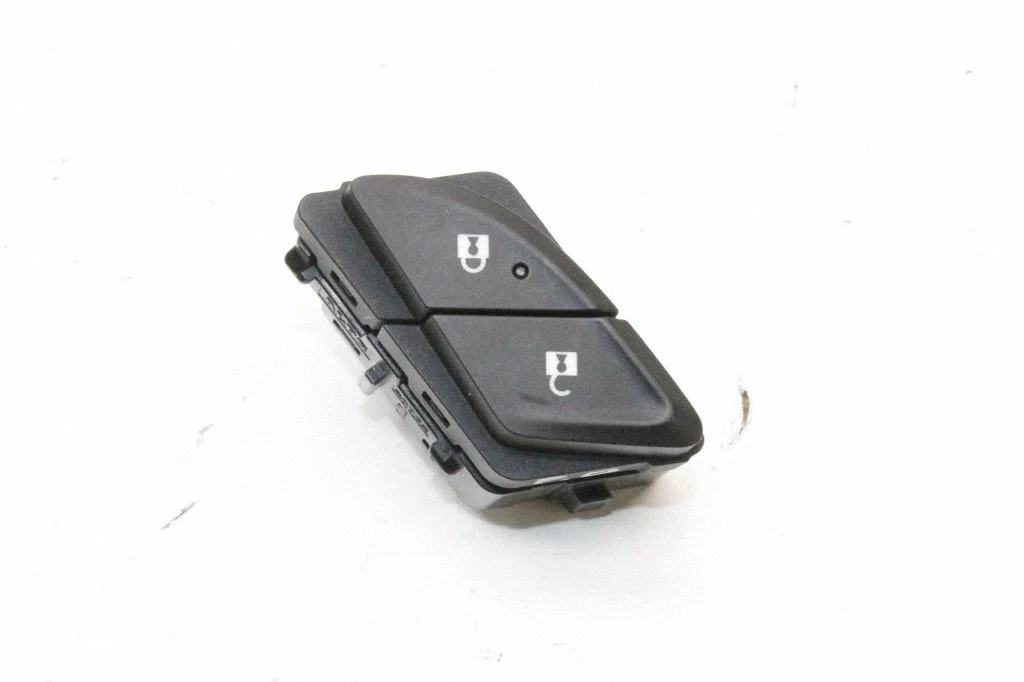 Central locking switch button – Opel Insignia A (2008-2017)