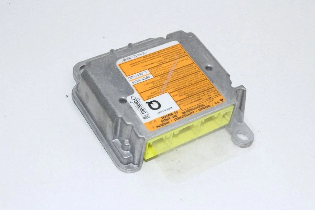 Turvapatjade juhtplokk – Nissan Juke I F15 (2010-2018)