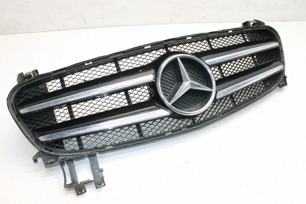 Atrapa przednia (grill) – Mercedes-Benz Klasa GLA W156 X156 (2013-2019)