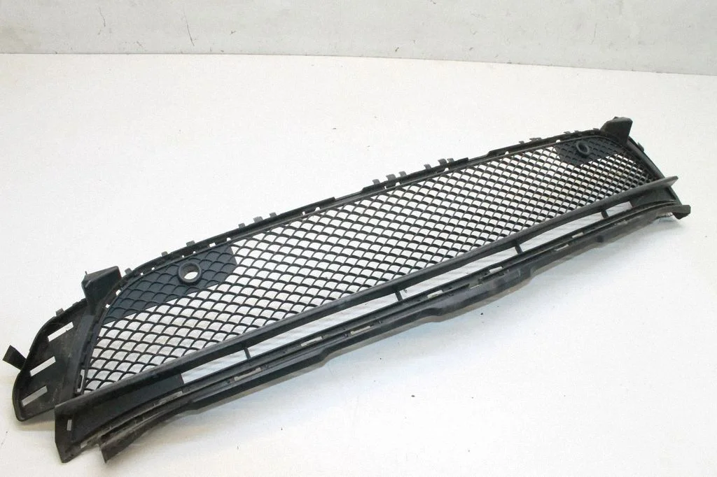 Atrapa przednia (grill) – Mercedes-Benz Klasa GLA W156 X156 (2013-2019)