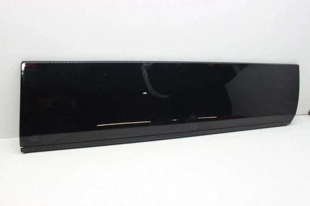 Aizmugurējo durvju apdare (molings) – Land Rover Range Rover L322 (2002-2012)