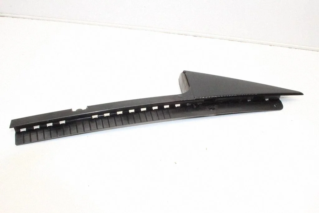 Rear door trim (molding) – Mini Cooper Hatch Hardtop (2007-)