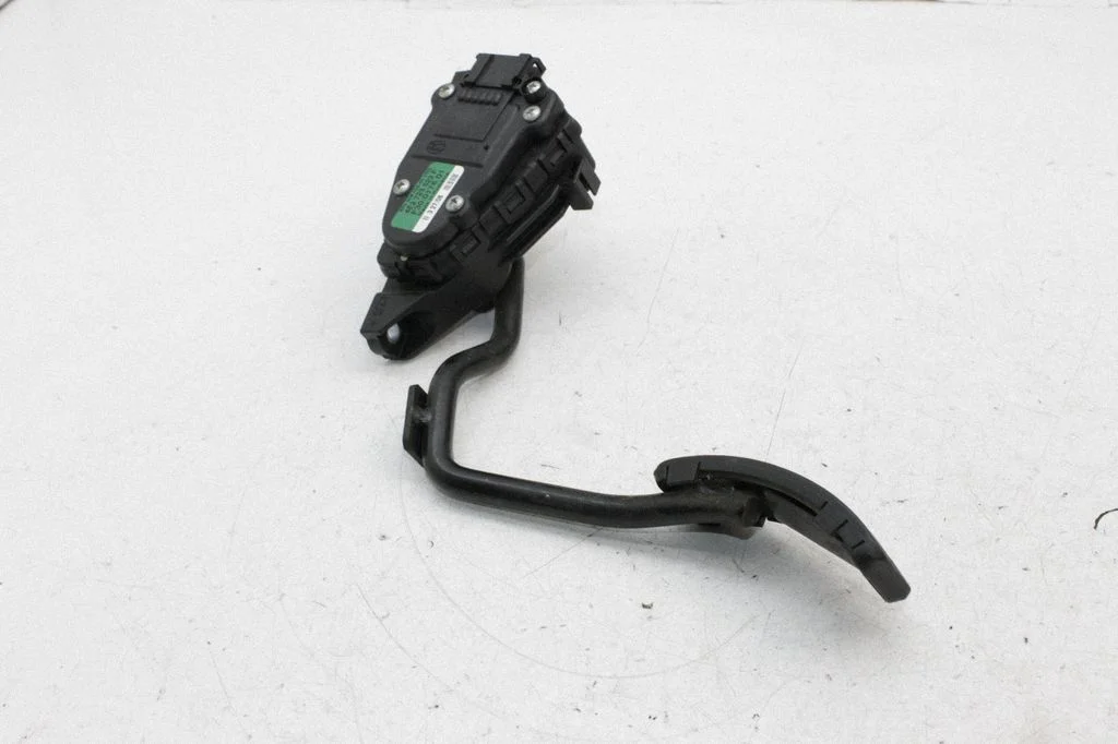 Gaasipedaal – Audi A8 S8 D3 4E (2002-2009)