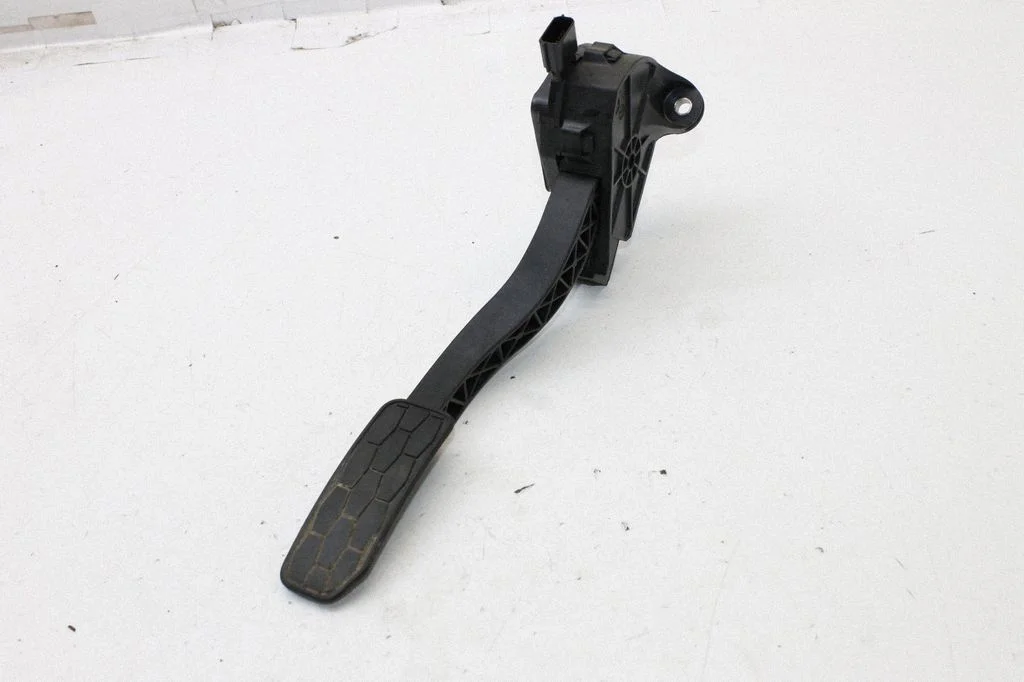 Accelerator throttle pedal – Jaguar XE (2015-)