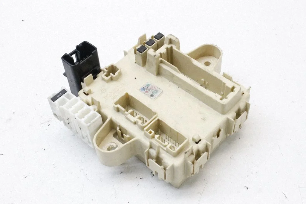 Fuse module – Lexus RX XU10 (1997-2003)