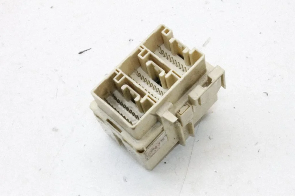 Fuse module – Lexus RX XU10 (1997-2003)
