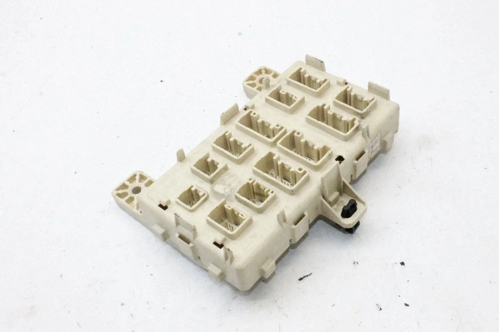 Fuse module – Lexus RX XU10 (1997-2003)