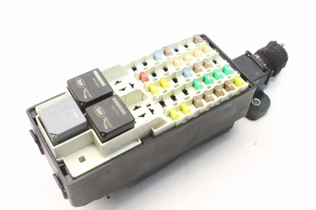 Fuse box set – Jaguar XE (2015-)