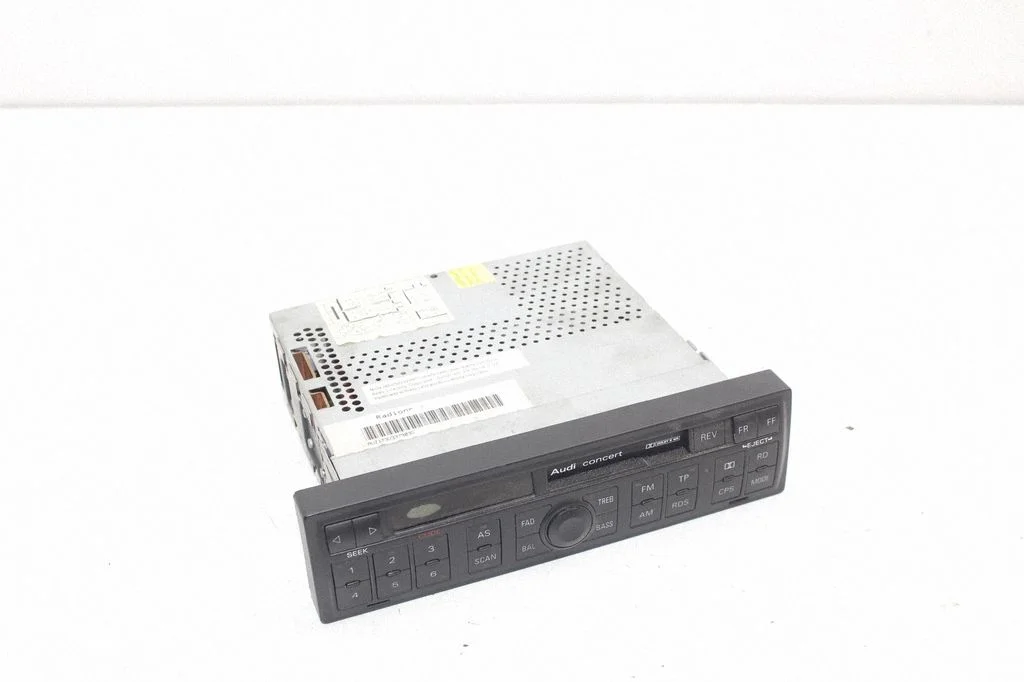 Radio/CD/DVD/GPS head unit – Audi A4 S4 B5 8D (1994-1999)
