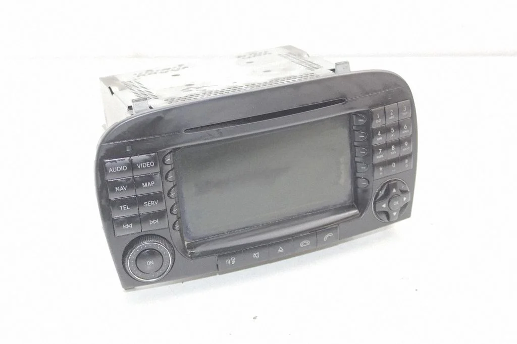 Raadio / CD/DVD-mängija / navigatsioon – Mercedes-Benz SL-klass R230 (2001-2012)