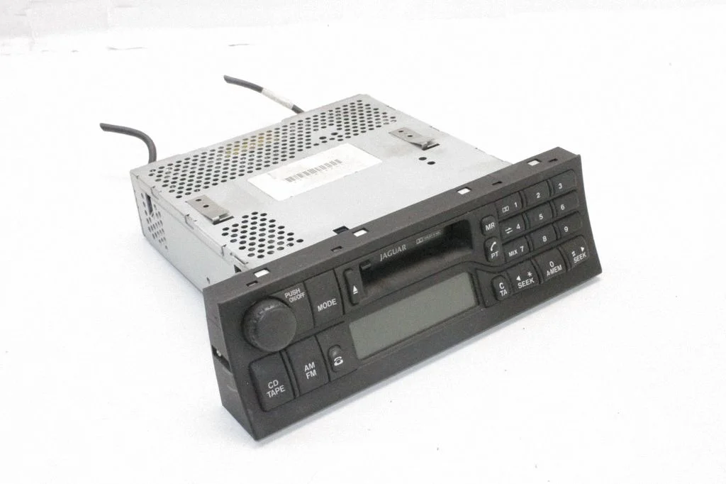 Radio/CD/DVD/GPS head unit – Jaguar XK-Series XK8 - XKR (1996-2006)