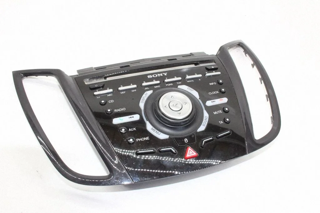 Radio/CD/DVD atskaņotājs/navigācija – Ford Kuga II (2013-2019)